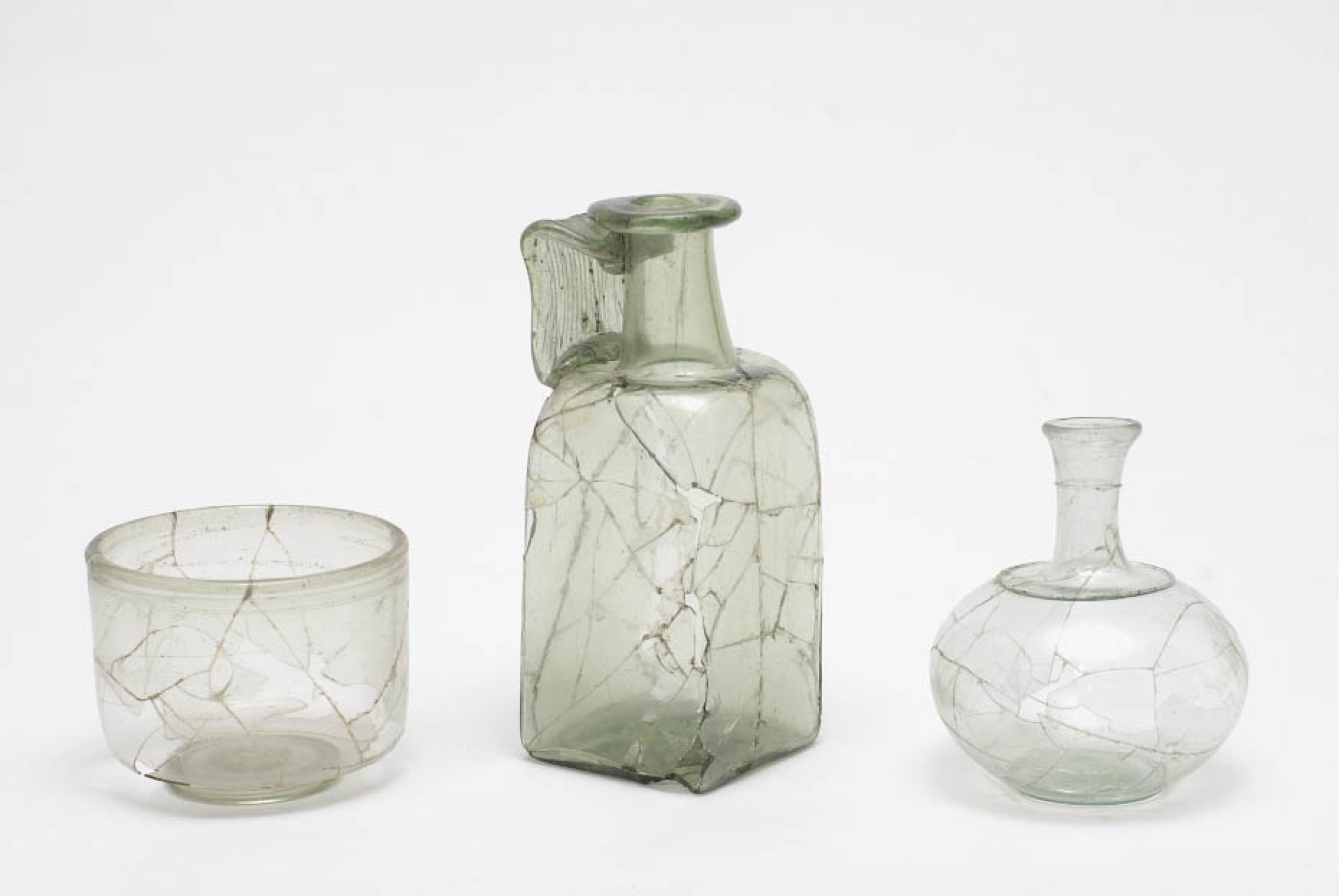 : Römische Glasgefäße waren als importierte Luxuswaren auch sehr beliebt als Grabbeigaben. (Foto: A. W. Rausch - NHM Wien)
