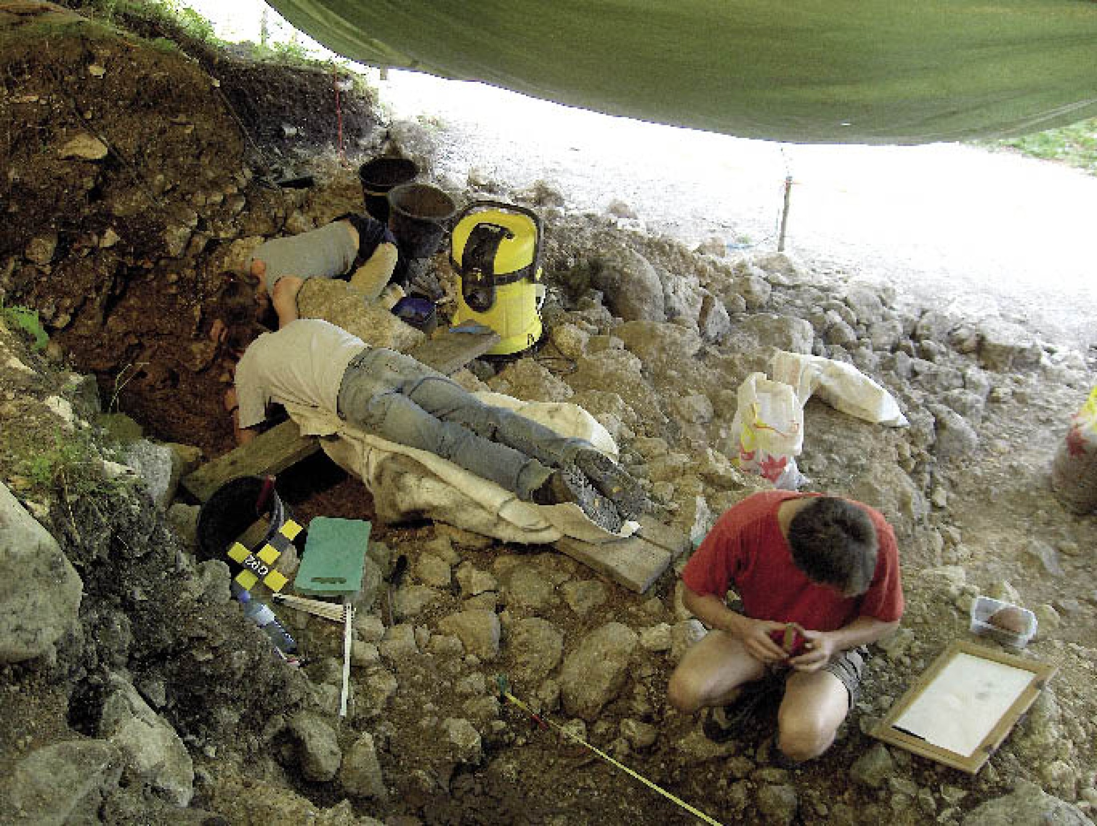 : Arbeitsfoto der Ausgrabungen bei der „Steinbewahrersölde“ 2007. (Foto: PA NHM Wien)