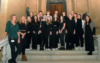 : On the occasion of the Sparkling Science project kick-off on "Colonialism today! What does it have to do with me?", the AHS students and the educult project team took part in the Maori repatriation ceremony at the NHM.
© NHM Vienna, Alice Schuhmacher.