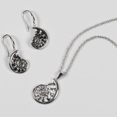 : Ammonite jewellery in various designs © NHM Vienna, C. Potter