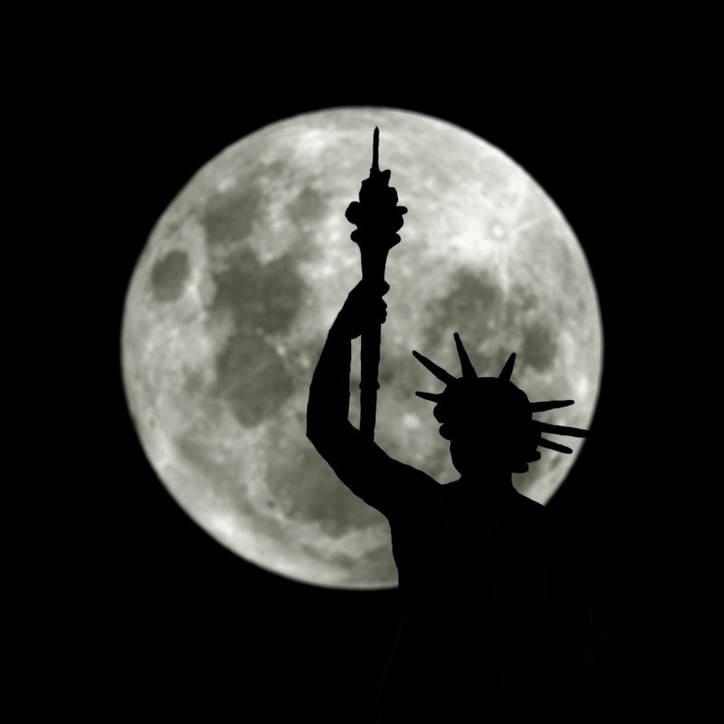 NHM Wien-Dachstatue Helios mit Supermond