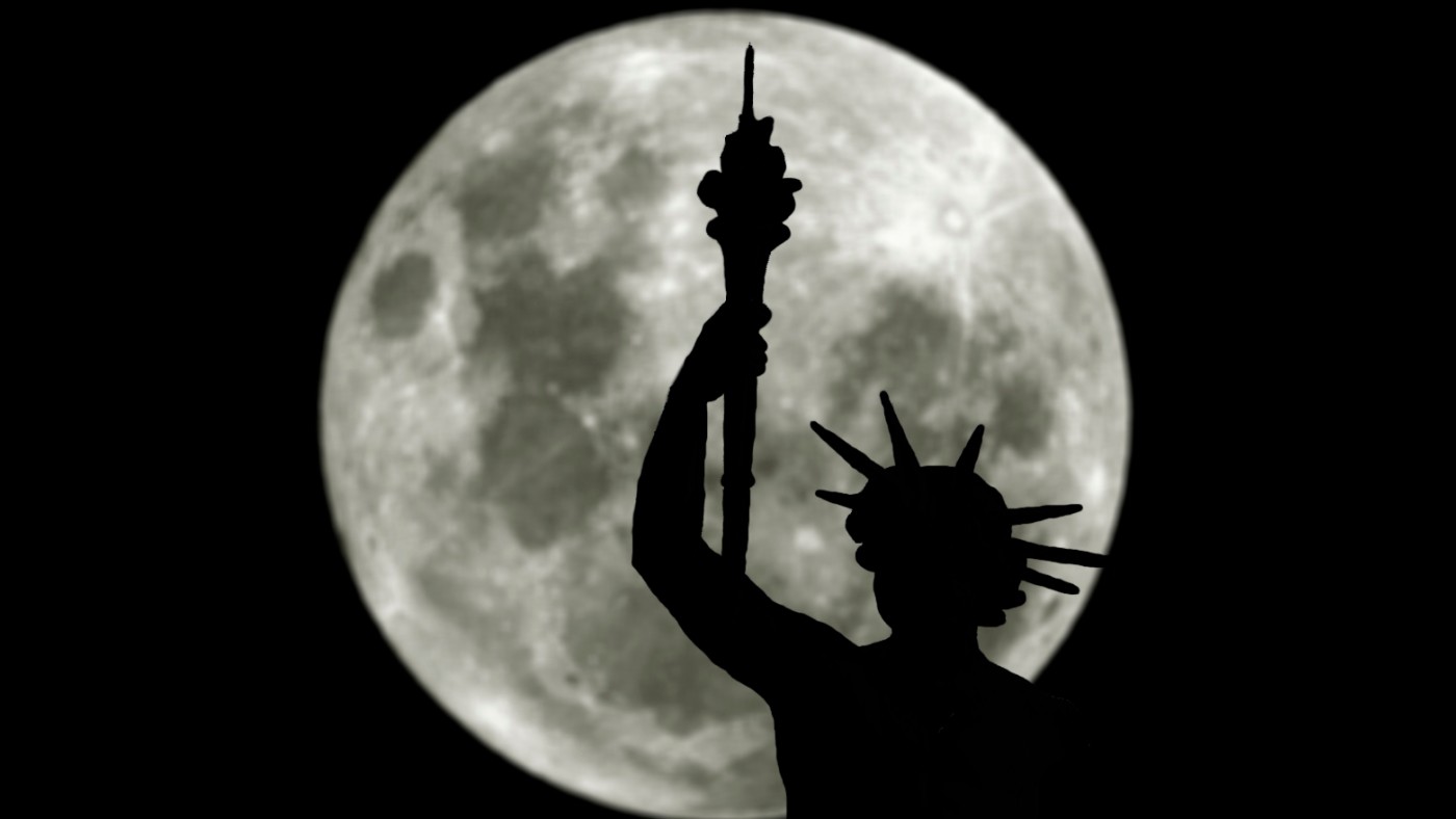 NHM Wien-Dachstatue Helios mit Supermond NHM Wien-Dachstatue Helios mit Supermond
