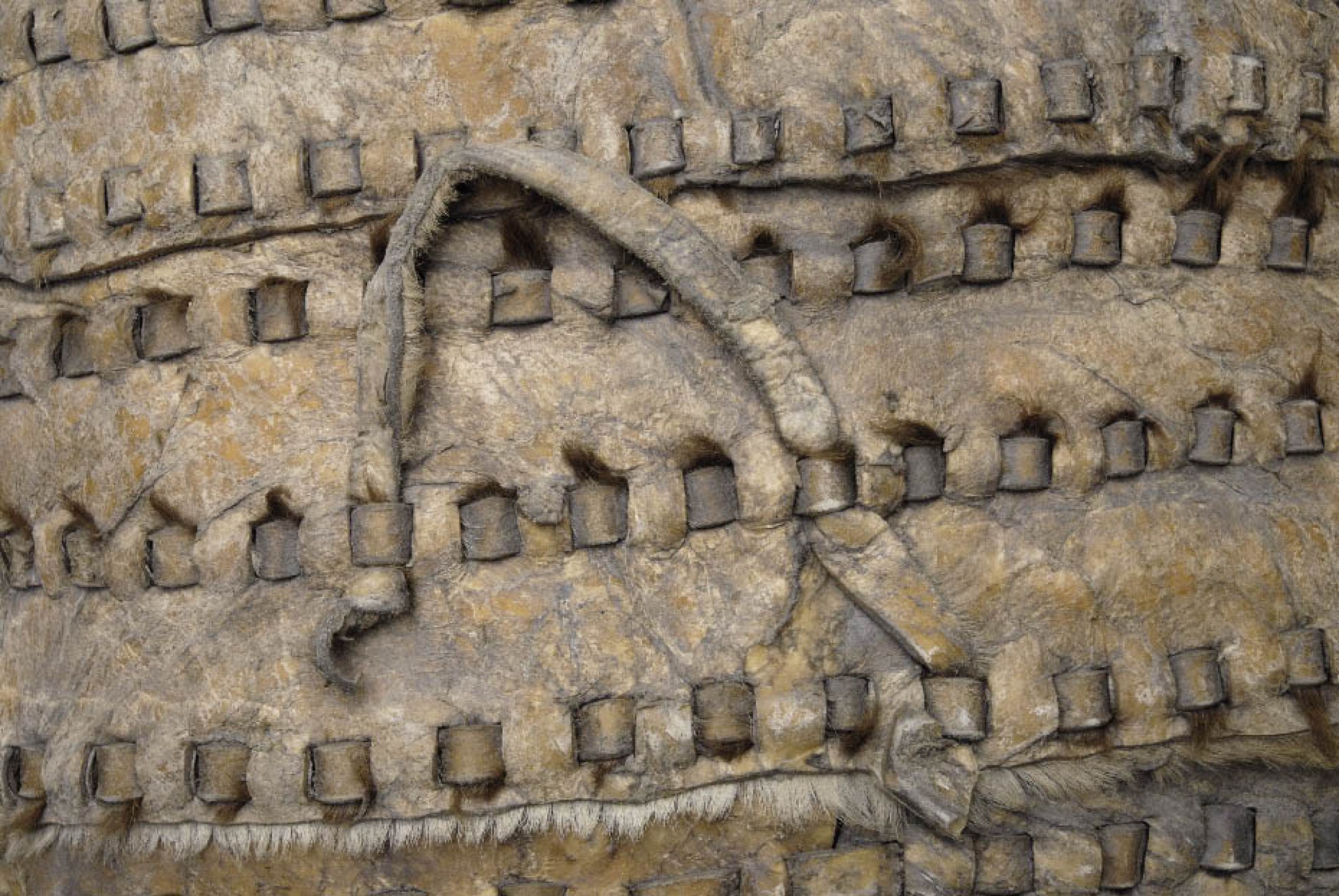 : Der Rand der bronzezeitlichen Tragsäcke war mehrfach verstärkt. (Foto: A. W. Rausch - NHM Wien)