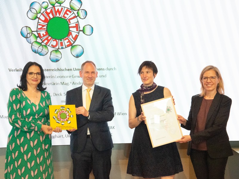 : Staatssekretärin Mag. Andrea Mayer, Mag. Markus Roboch (wirtschaftlicher Geschäftsführer NHM Wien), Dr. Katrin Vohland (Generaldirektorin NHM Wien), Bundesministerin Leonore Gewessler, BA.
(c) HBF/heinschink