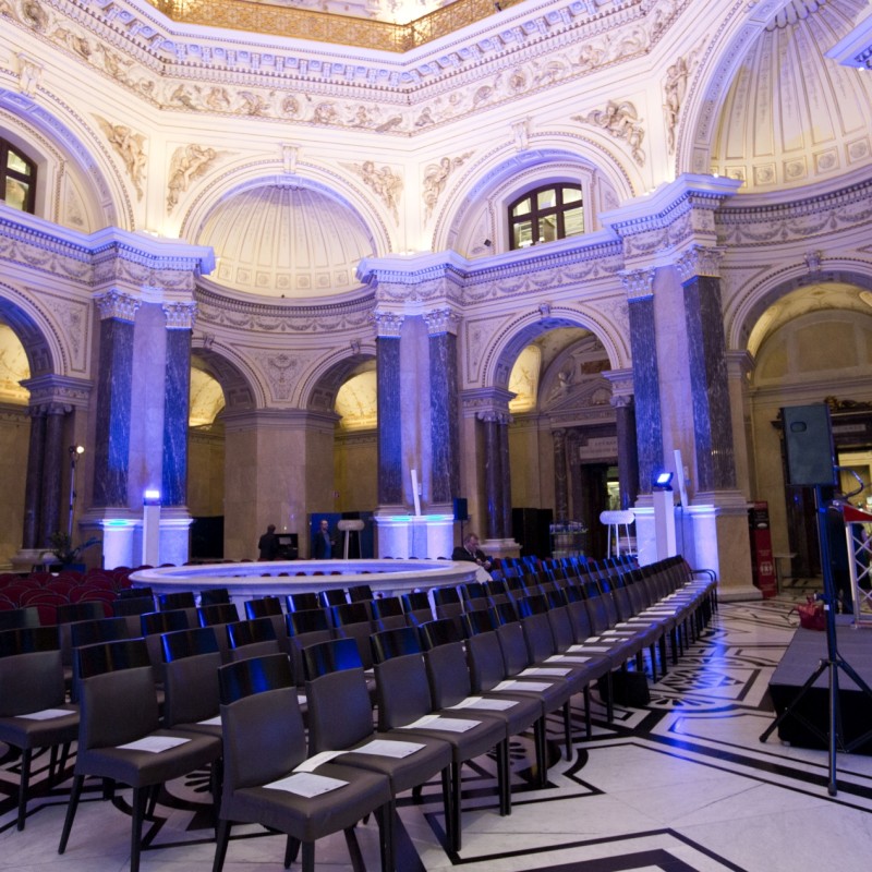 : (C) NHM-WIEN/Momen