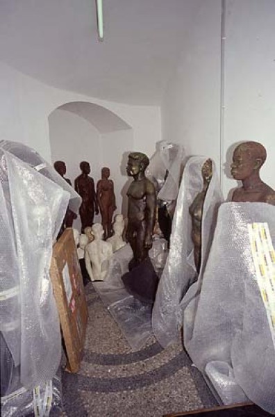 Ganzkörperfiguren, Kopien aus dem Völkerkundemuseum in Dresden 1939